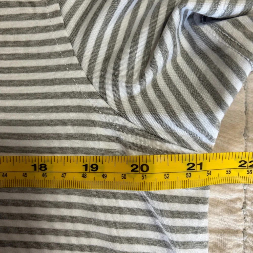 J. Crew Performance Classic‎ Gray Striped Polo Shirt Size Large EUC